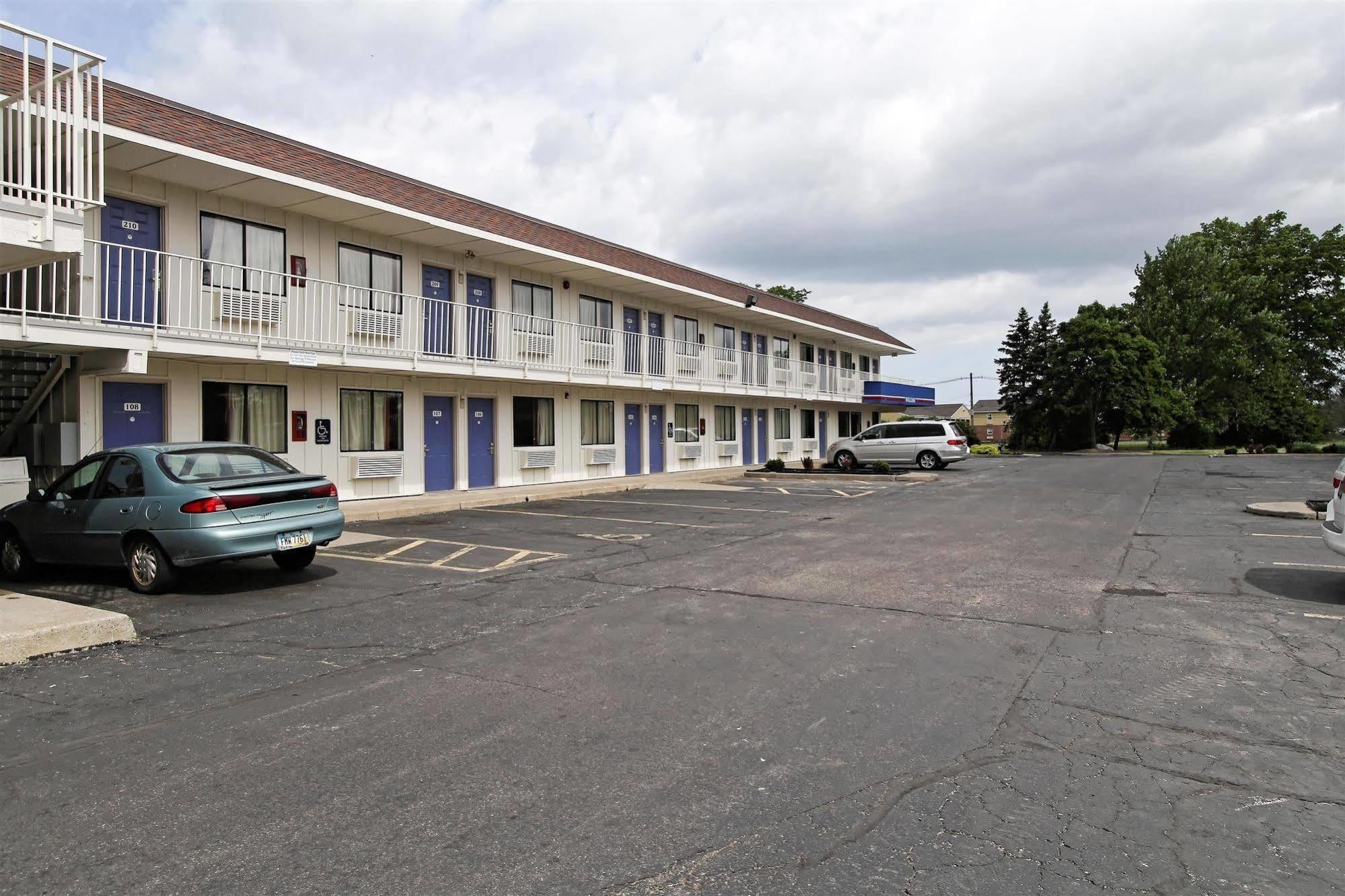 Motel 6-Amherst, Oh - Cleveland West - Lorain Exterior photo